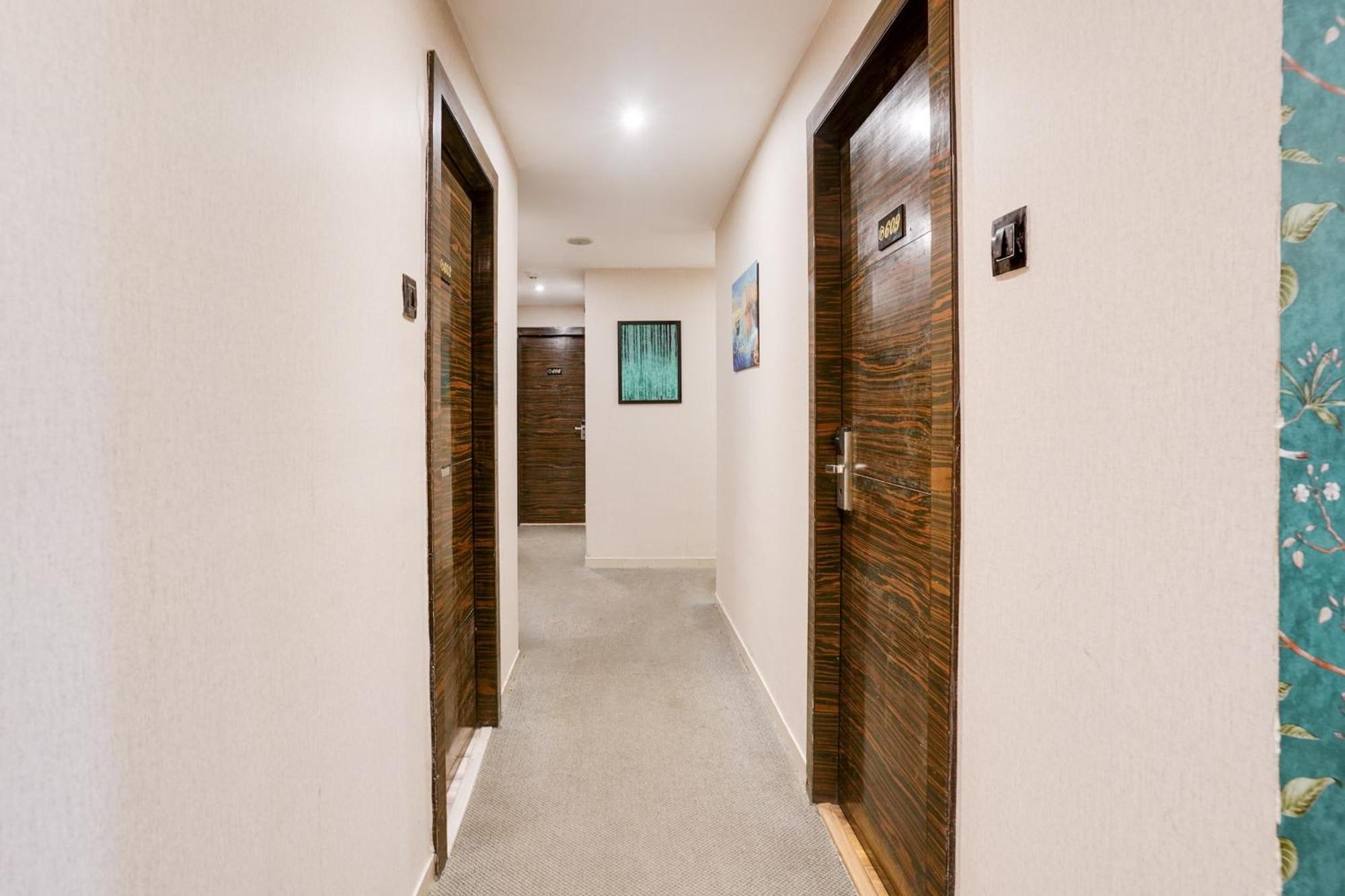 Super Collection O Andheri Near Western Express Highway Mumbai Exterior photo